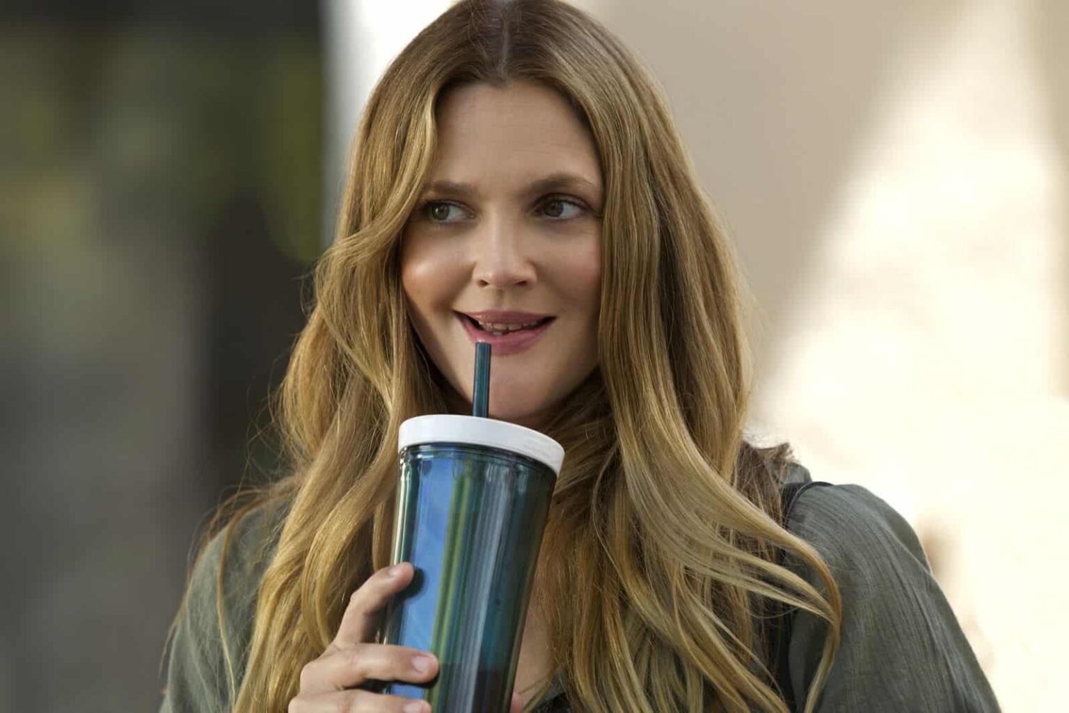 Sheila (Drew Barrymore) em Santa Clarita Diet (Reprodução / Netflix)