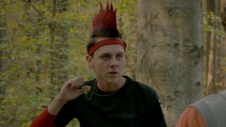 Jacob Bertrand como Eli Moskowitz em Cobra Kai (Reprodução / Netflix)