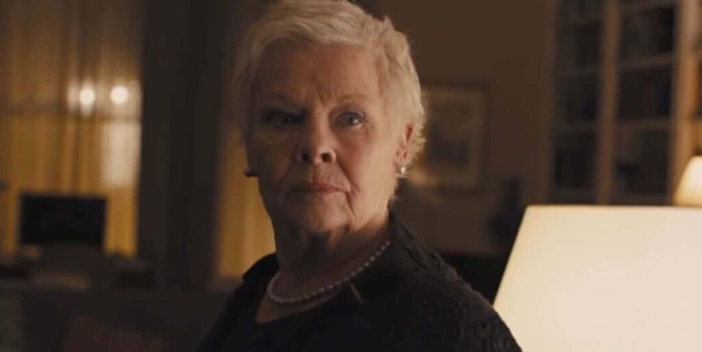 M (Judi Dench) em 007 - Contra Spectre (Reprodução)