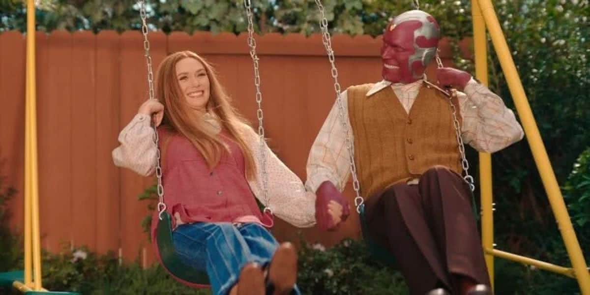 Wanda (Elizabeth Olsen) e Visão (Paul Bettany) em WandaVision (Reprodução / Disney+)