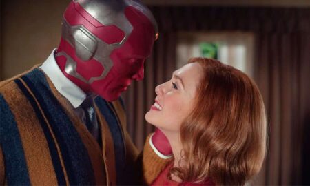 Kevin Feige revela futuro das séries no Disney + Wanda (Elizabeth Olsen) e Visão (Paul Bettany) em WandaVision (Reprodução / Disney+)