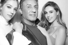 Sylvester Stallone, Scarlet Stallone e Sistine Stallone (Instagram)