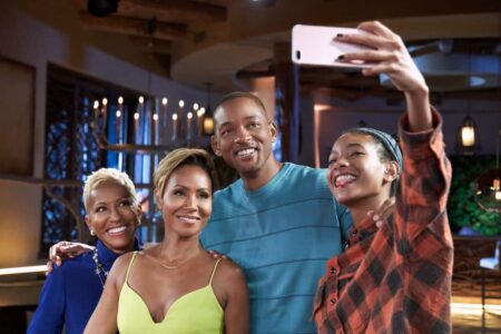 Adrienne Banfield-Norris, Jada Pinkett Smith, Will Smith e Willow Smith em Red Table Talk (Divulgação)