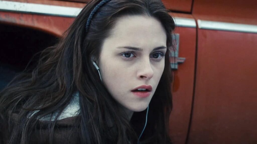 Bella Swan (Kristen Stewart) em Crepúsculo (Reprodução)