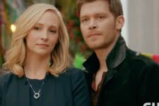 Caroline (Candice King) e Klaus (Joseph Morgan) em The Vampire Diaries (Reprodução)