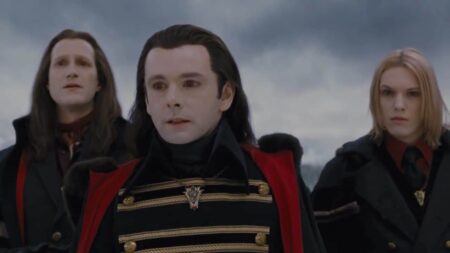 Caius Volturi (Jamie Campbell Bower) em A Saga Crepúsculo (Reprodução)