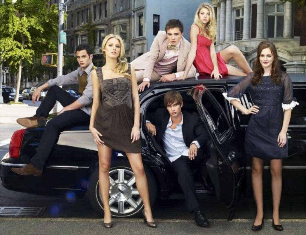 Gossip Girls Identity Was Seemingly Revealed in the 1st Episode Fans Point Out When 1 p