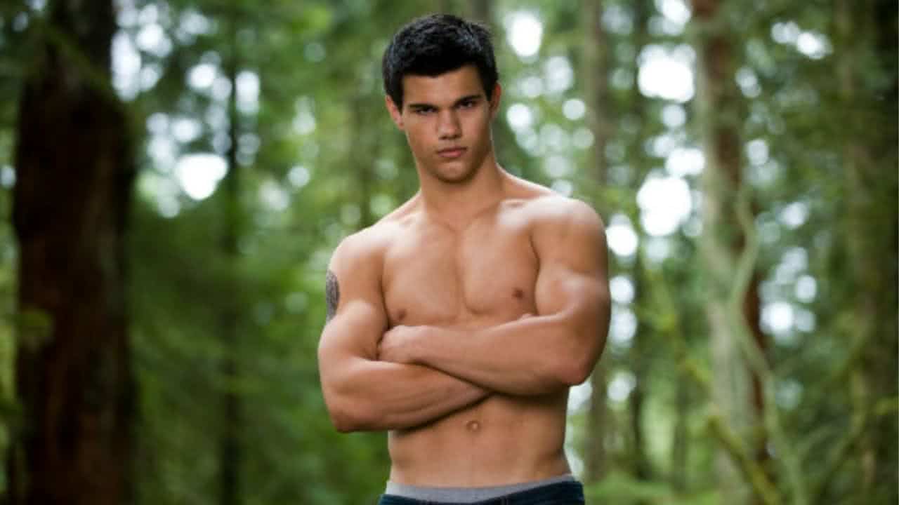 Jacob Black (Taylor Lautner) in New Moon (Reproduction)