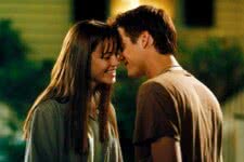 Jamie (Mandy Moore) e Langdon (Shane West) em Um Amor Para Recordar (Reprodução)