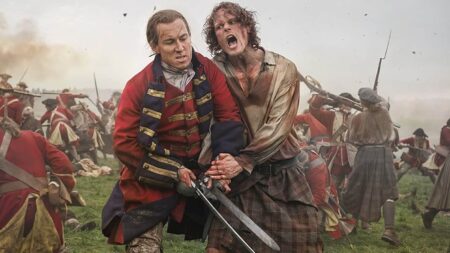 Outlander: Planos para um filme foram cogitados; entenda Jamie (Sam Heughan) e Black Jack Randall (Tobias Menzies) em Outlander (Reprodução)1