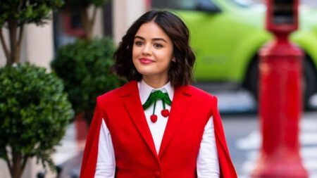 Lucy Hale como Katy Keene