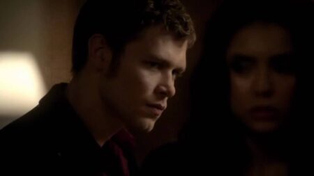 The Vampire Diaries: Entenda quais são as principais diferenças entre Damon e Klaus Klaus (Josephh Morgan) e Katherine (Nina Dobrev) em The Vampire Diaries (Reprodução) 2