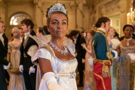 Lady Danbury (Adjoa Andoh) em Bridgerton (Reprodução)