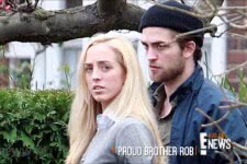 Lizzie Pattinson e Robert Pattinson (Reprodução YouTube)