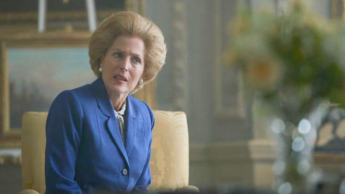Margaret Thatcher (Gillian Anderson) em The Crown (Reprodução)
