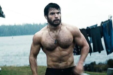 Homem de Aço: Warner considerou ambientar o filme na trilogia do Batman Superman (Henry Cavill) em O Homem de Aço (Reprodução)