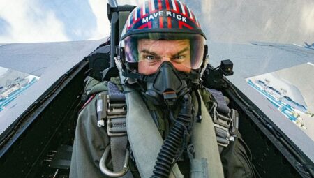 Top Gun: Maverick tem estreia adiada nos cinemas nacionais Tom Cruise em Top Gun Maverick