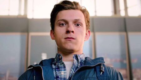 Tom Holland como Peter Parker em Homem Aranha