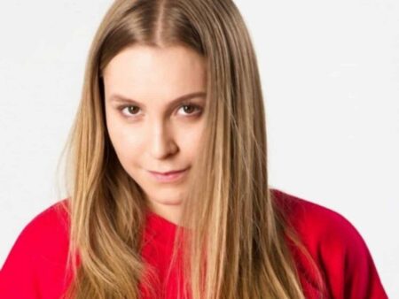 Carla Diaz como Suzane von Richthofen em A Menina que Matou os Pais (Divulgação)