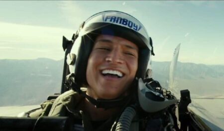 Fanboy (Danny Ramirez) em Top Gun: Maverick (Reprodução)