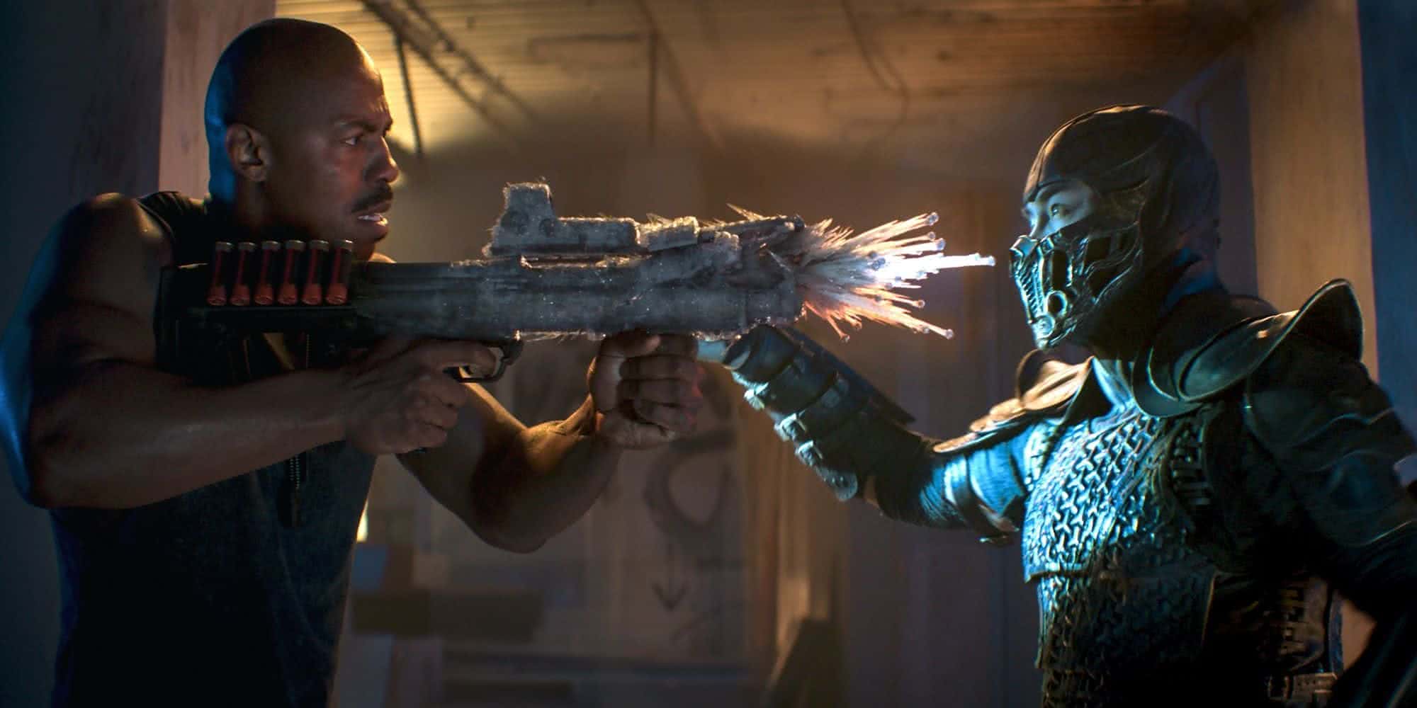 Jax (Mehcad Brooks) e Sub-Zero (Joe Taslim) em Mortal Kombat (Reprodução / Warner Bros.)