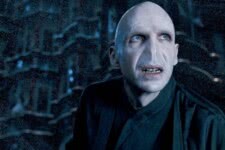 Voldemort (Ralph Fiennes) na franquia Harry Potter (Reprodução / Warner Bros.)