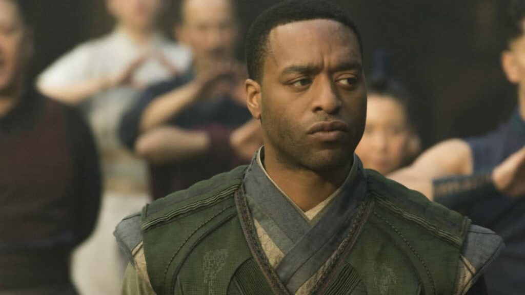 Doutor Estranho 2: Marvel revela novo visual de Barão Mordo Chiwetel Ejiofor