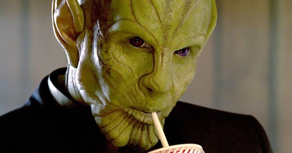 Secret Invasion ganhou um título muito familiar para os brasileiros Talos (Ben Mendelsohn) em Invasão Secreta (Reprodução / Marvel)