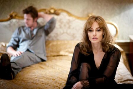 Brad Pitt e Angelina Jolie em A Beira Mar Divulgacao