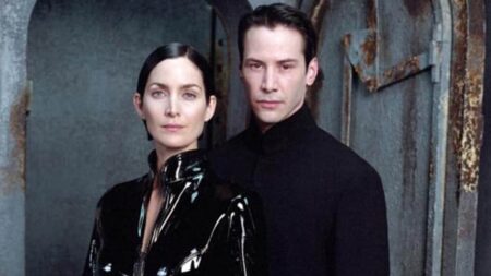 Carrie Anne Mossa e Keanu Reeves em Matrix Reproducao