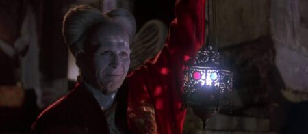 5 clássicos do Drácula que todo fã precisa assistir Dracula (Gary Oldman) em Dracula de Bram Stoker (Reprodução)