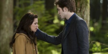 Edward (Robert Pattinson) e Bella (Kristen Stewart) em Lua Nova (Reprodução)