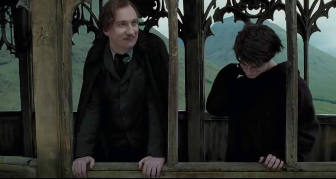 Harry Potter (Daniel Radcliffe) e Remo Lupin (David Thewlis) em A Saga Harry Potter (Reprodução)