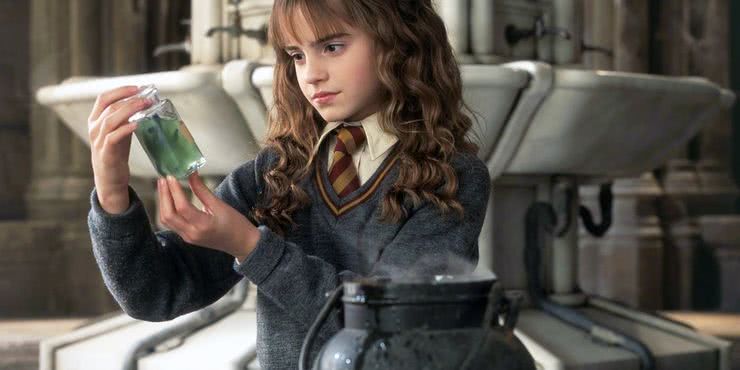 Hermione (Emma Watson) em Harry Potter e a Câmara Secreta (Reprodução)