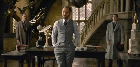 Informações sobre Animais Fantásticos 3 traz mais drama para Dumbledore Jude Law em Animais Fantasticos Reproducao