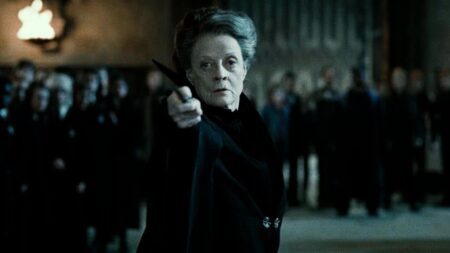 Minerva McGonagall (Maggie Smith) em Harry Potter e As Relíquias da Morte (Reprodução)