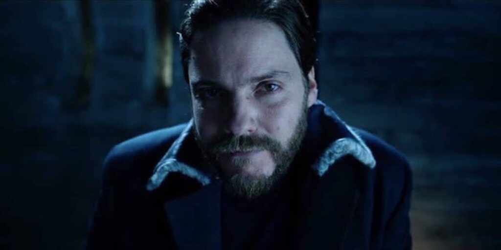 Zemo (Daniel Brühl) em Falcão e o Soldado Invernal (Reprodução / Disney+)