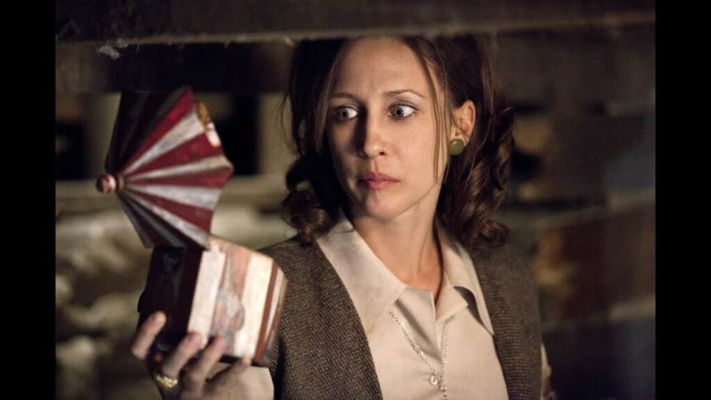 Lorraine Warren (Vera Farmiga) em Invocação do Mal (Reprodução)