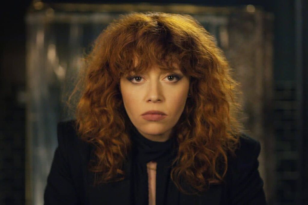 Russian Doll: elenco da segunda temporada sugere foco na família Vulkov Natasha Lyonne em Russian Doll (Divulgação)
