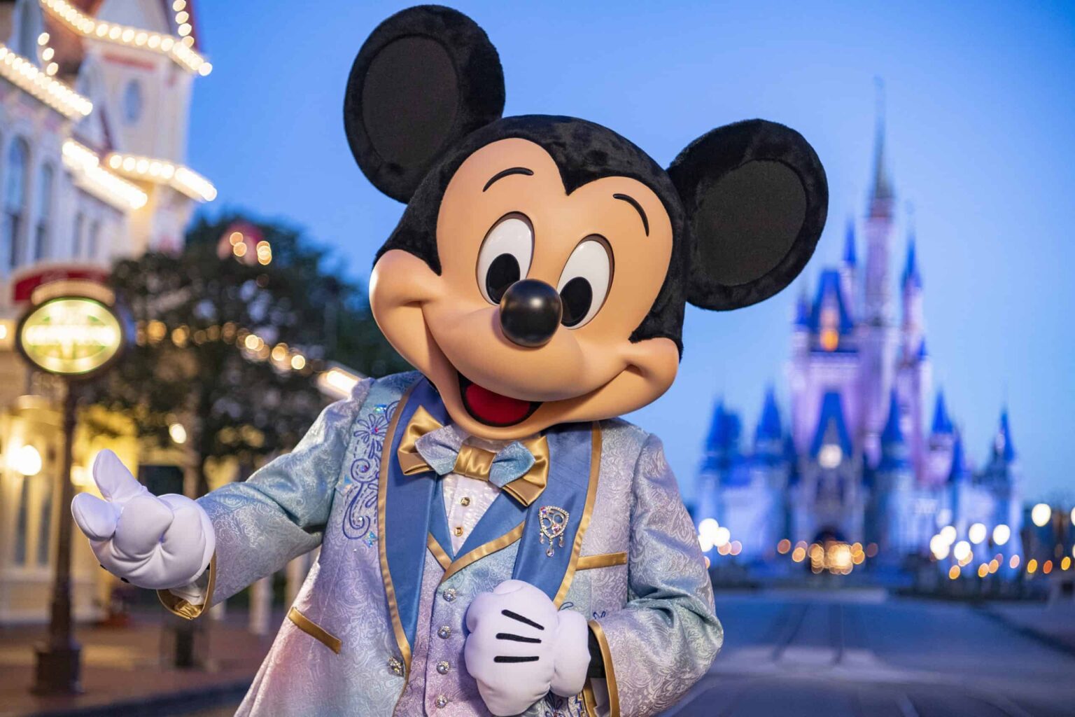 Walt Disney World reduz o distanciamento social em seu parque Walt Disney World