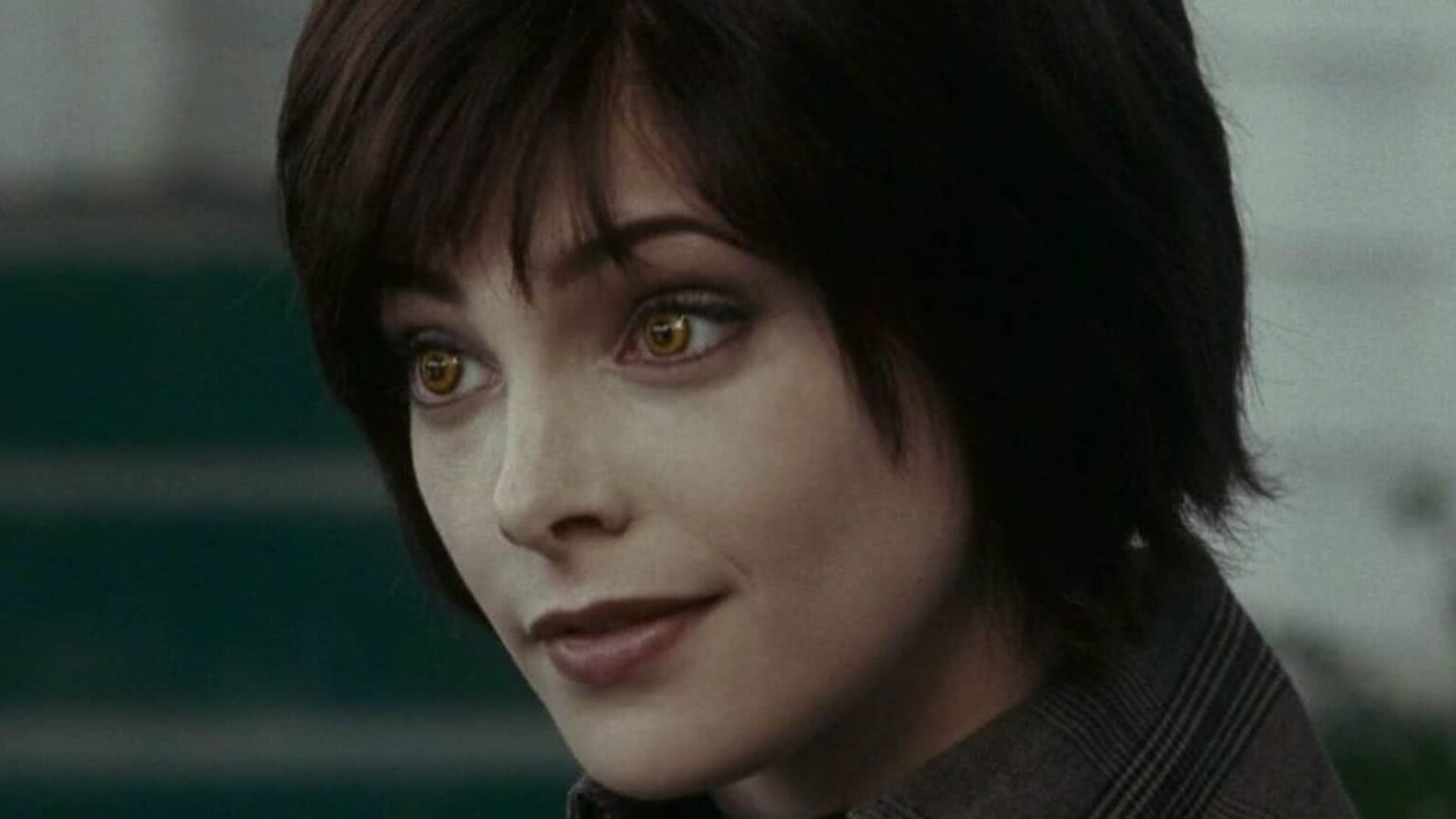 Atriz revela que roubou objeto do set de Crepúsculo Alice Cullen (Ashley Greene) em A Saga Crepúsculo (Reprodução)
