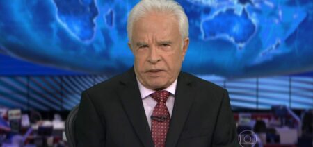 Cid Moreira lança documentário sobre sua trajetória profissional na televisão Cid Moreira no Jornal Nacional Divulgacao