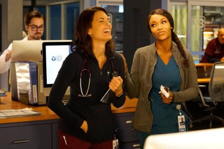 Chicago Med | Yaya DaCosta e Torrey DeVitto saem da série Yaya DaCosta e Torrey DeVitto
