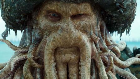 Piratas do Caribe: 4 plots mais desnecessários no enredo dos filmes Davy Jones (Bill Nighy) em Piratas do Caribe (Reprodução)