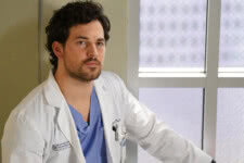 Dr. Andrew DeLuca (Giacomo Gianniotti) em Grey's Anatomy (Divulgação/ ABC)