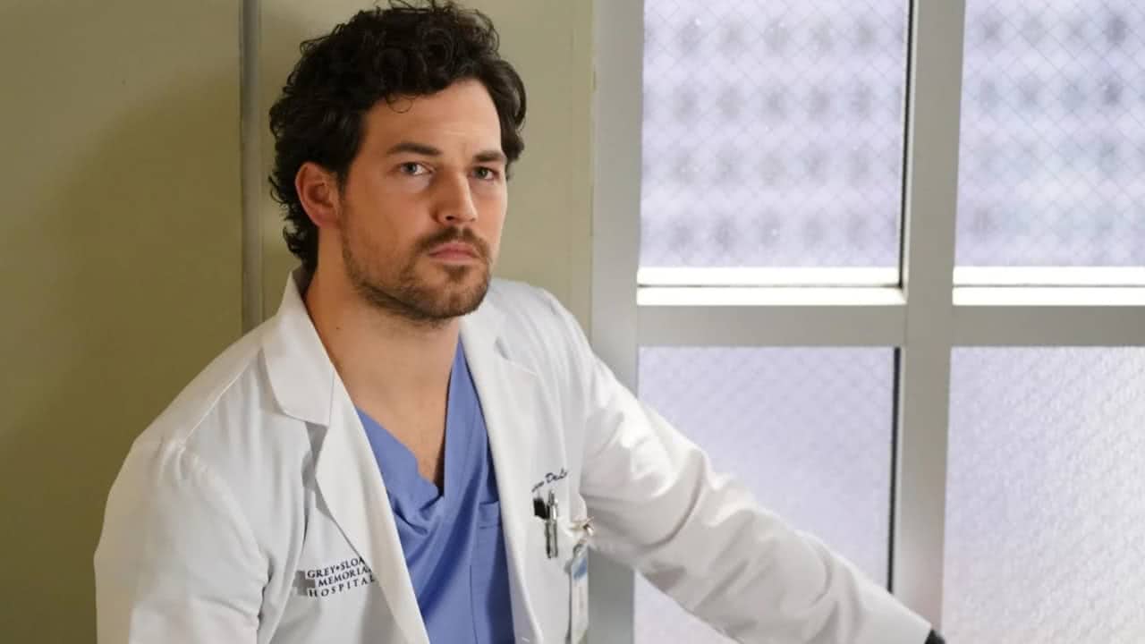 Dr. Andrew DeLuca (Giacomo Gianniotti) em Grey's Anatomy (Divulgação/ ABC)