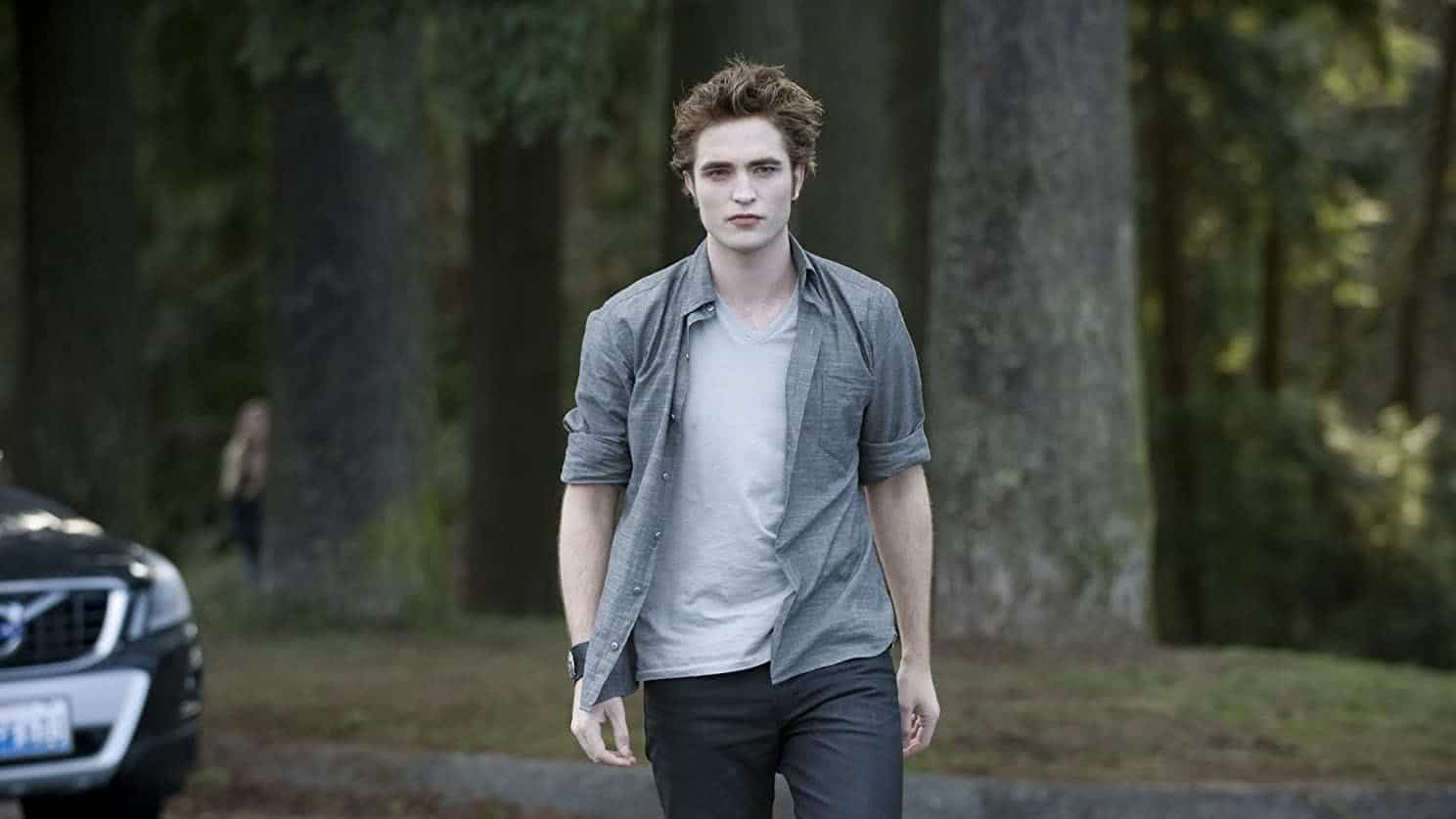 Edward Cullen (Robert Pattinson) em A Saga Crepúsculo