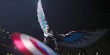 Marvel | Novos recursos da asa do Capitão América são explicados Anthony Mackie como Capitão América em Falcão e o Soldado Invernal (Reprodução / Disney+)