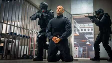 Filme de ação com Jason Statham lidera bilheteria norte-americana Jason Statham em Infiltrado d