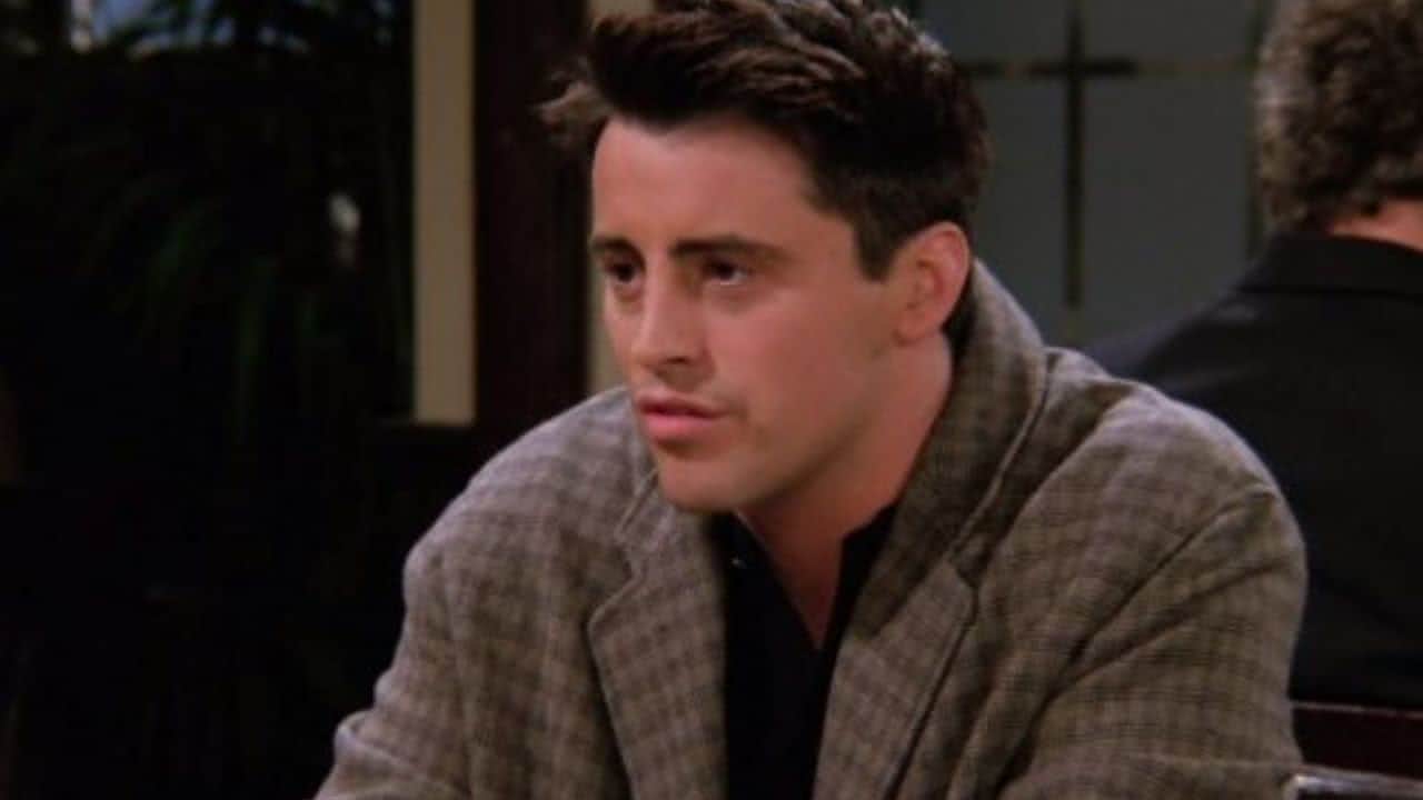 Friends: 4 provas de que Joey é o mais insuportável de todos 1 Joey (Matt LeBlanc) em Friends (Reprodução)